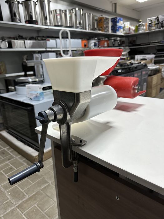 Соковыжималка Мотор Сич шнековый