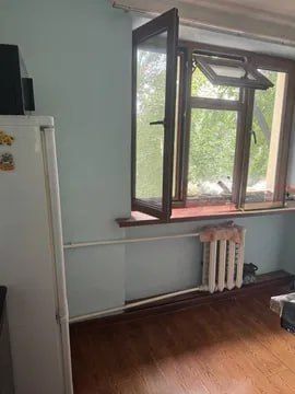 Продаётся Бабура 2/3/5 без ремонта без мебелья локации топ !!
