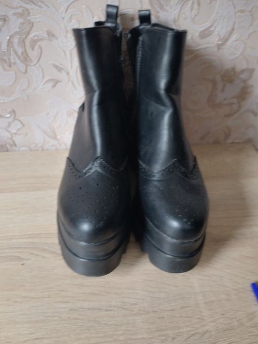 Чисто нови ботуши