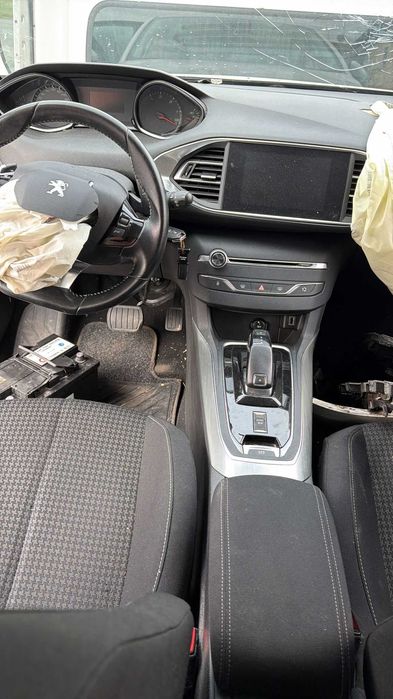 Dezmembrez Peugeot 308 1.5 HDI 130 CP cutie de viteze automata 2018