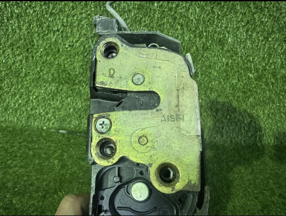 Замок двери TLC100/105/LX470