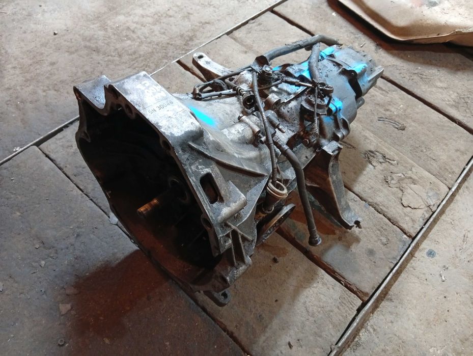 МКПП Audi 100 C3
