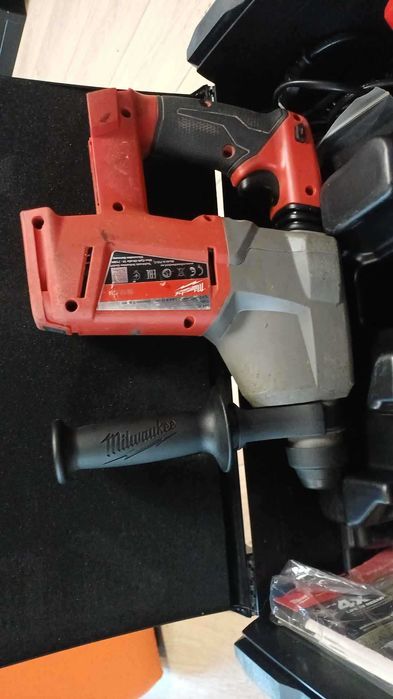 RESIGILAT - Ciocan Rotopercutor MILWAUKEE M18 CHX-502X