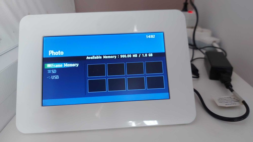 Rama Foto Digitala Samsung SPF-71ES White