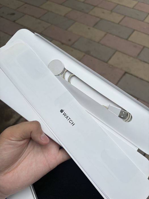 Продам Apple Watch 3 series
