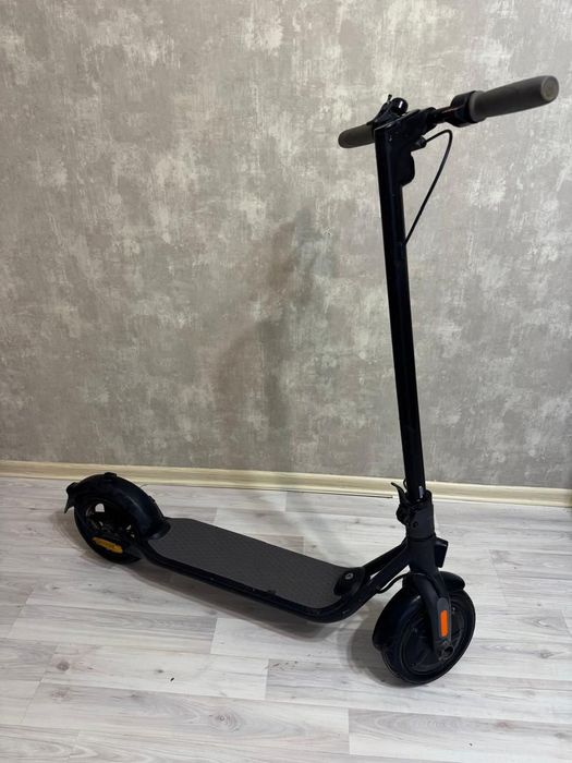 Продам самокат на батареи.