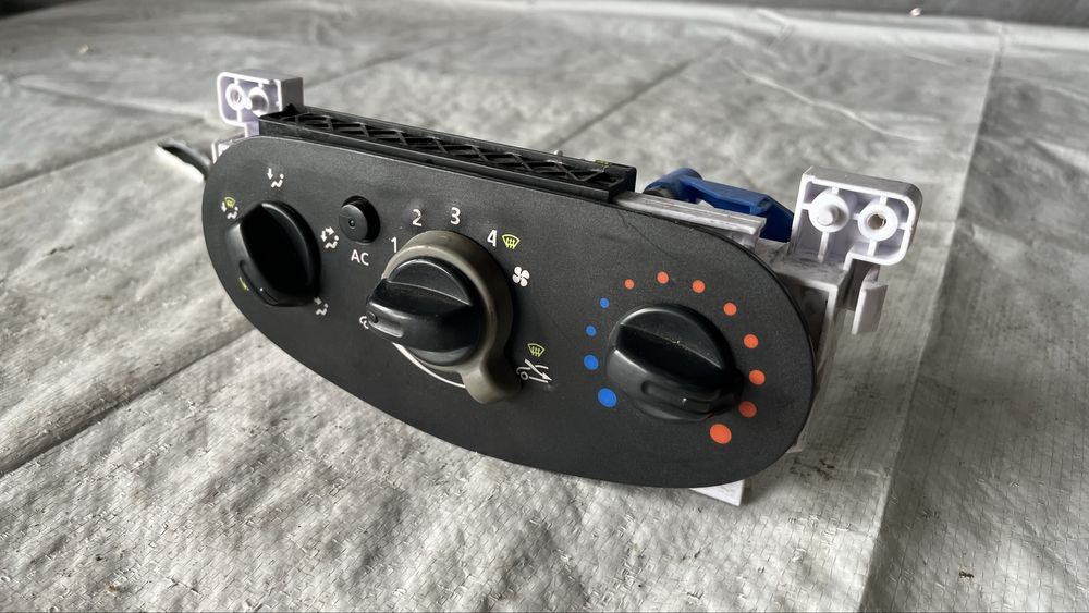 Панел за климатик Dacia