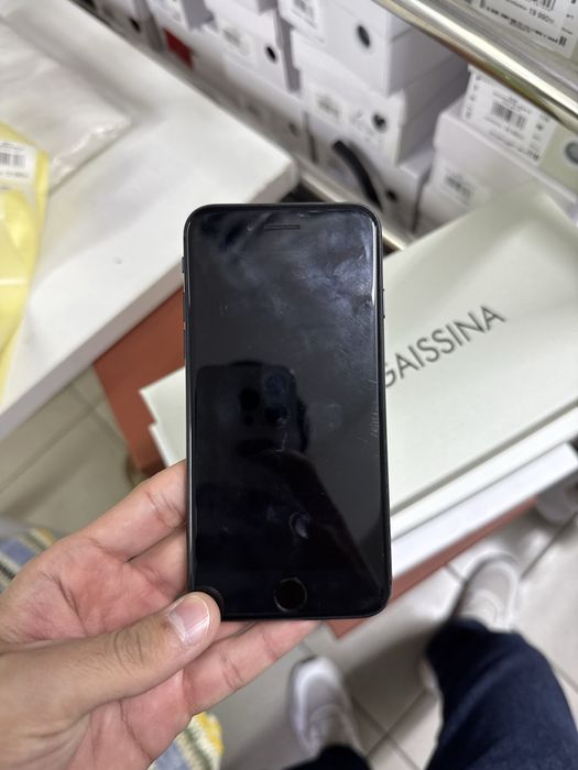 Iphone SE 2022 черный 64 гб