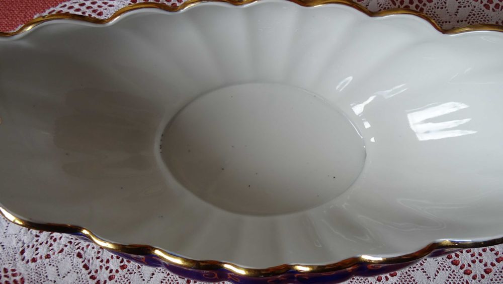 Винтидж голяма фруктиера ARPO, произведено в Румъния, фин порцелан.