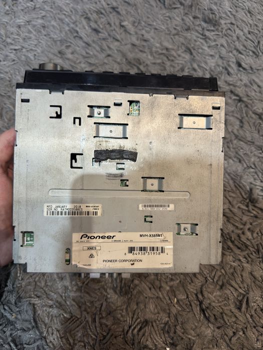 Продам Pioneer MVH-X585BT