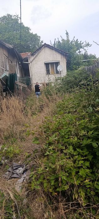 Продавам дворно място София Бояна