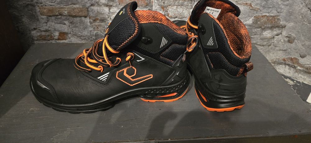 Base ,Strauss engelbert