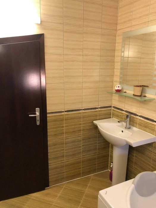 Два етажа от триетажна къща в кв. Вароша - 1500€/м2