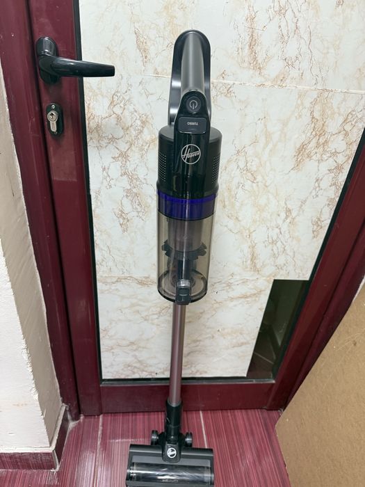 Вертикална прахосмукачка Hoover HF1