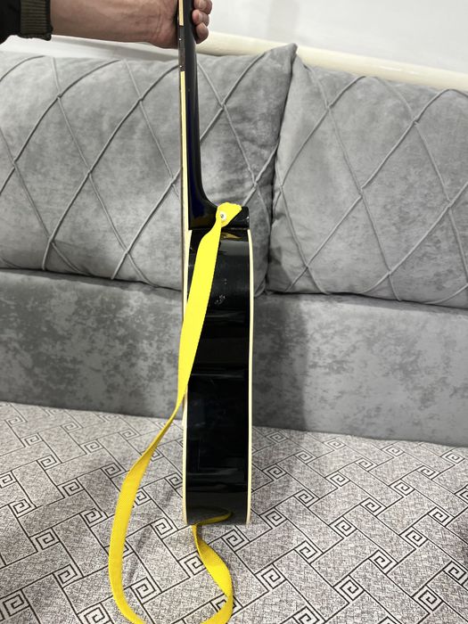 Гитара шестиструнная