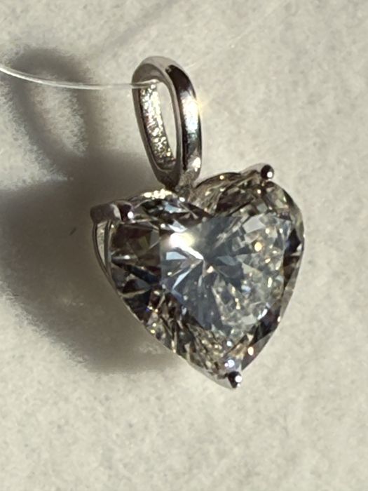 Pandant aur alb si diamant LGD 2.03 ct