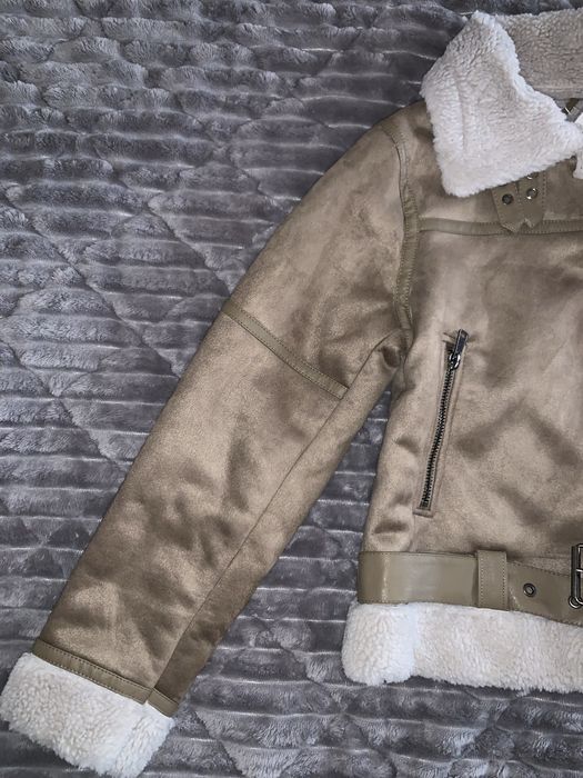 Geacă scurtă de piele întoarsă, mărimea M