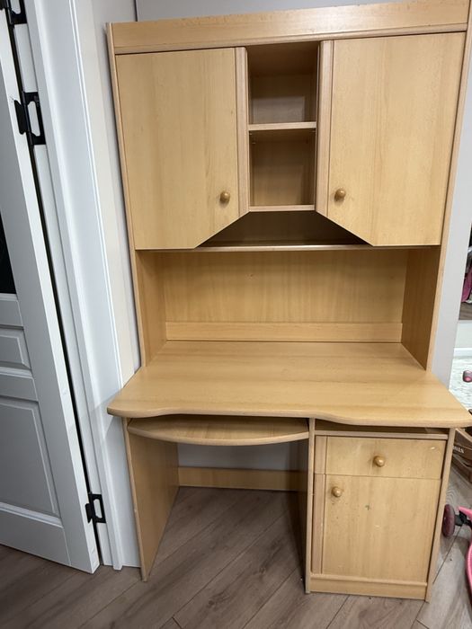 Продам Письменный стол и стеллаж