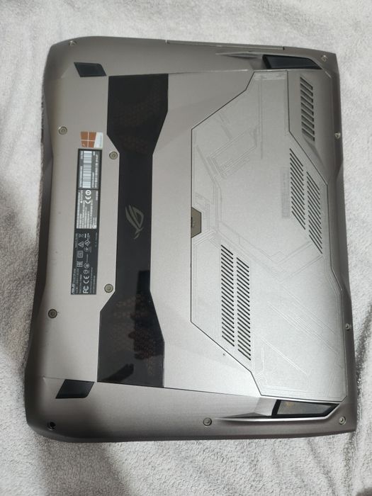 ASUS ROG G752VS | GTX 1070 8GB | 32GB RAM | i7 6700HQ | 1TB HDD+ 512GB SSD + Un slot liber ssd
