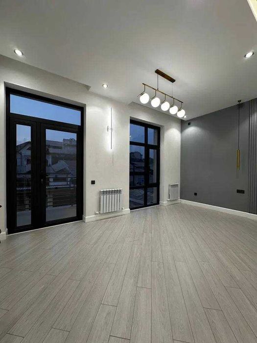 Cдам Шикарный Евродом в Центре на улице Ивлева, Гостиница Россия.