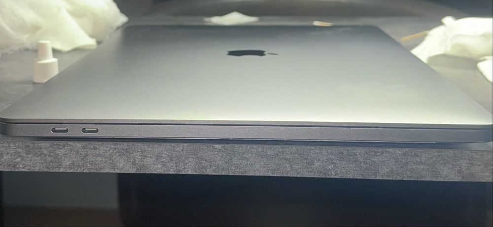 MacBook Pro (16-inch, 2019)