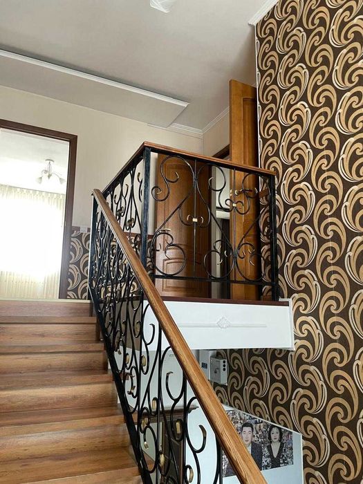 Продам 6 комнатный Дом Аян империя