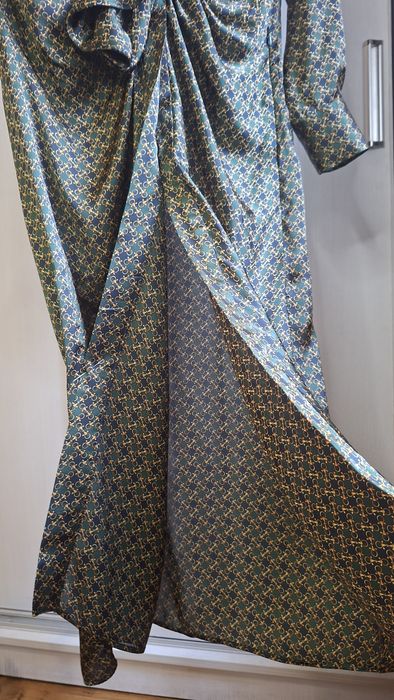 Шёлковое платье от Zara