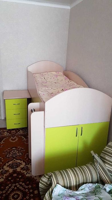 Продам кровать детскую