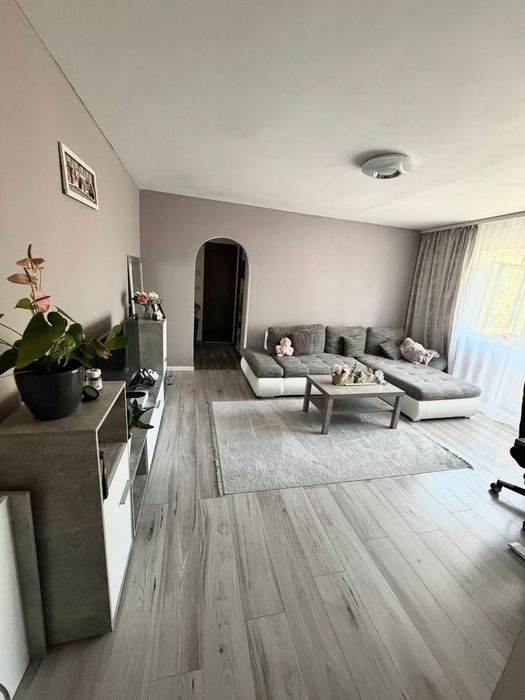 Apartament cu 3 camere de vanzare