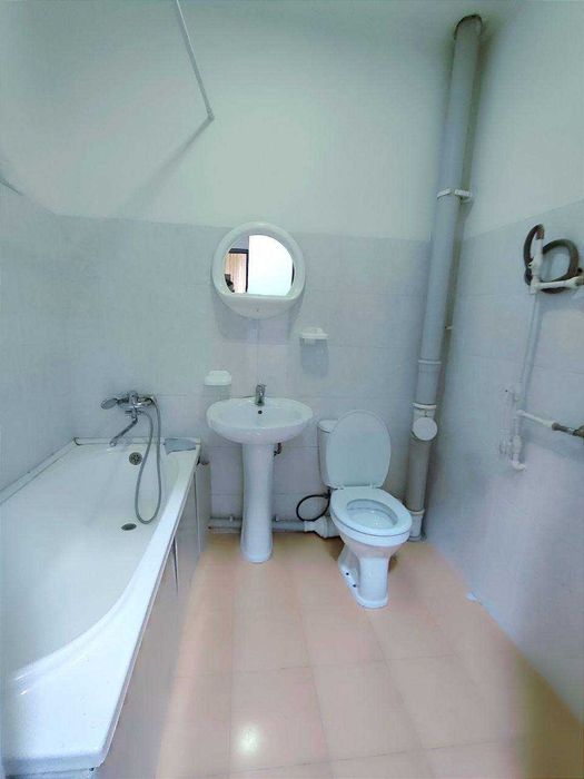 Srochno sotiladi! 2 xonali kvartira, Sergeli 7A, 44 m²