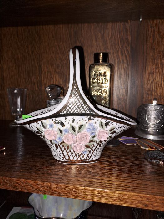 Порцеланова ваза позлатена