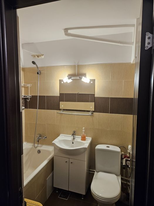 Inchiriez apartament cu o cameră , Tătărași Sud