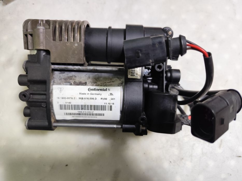 Compresor perne VW Touareg 7P Cayenne 958 Macan Panamera - reconditionare cu piese noi