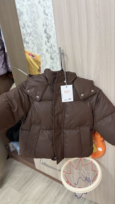 Продам детску куртку новую