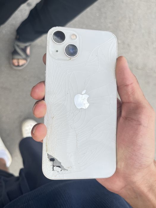 Продам iPhone 13