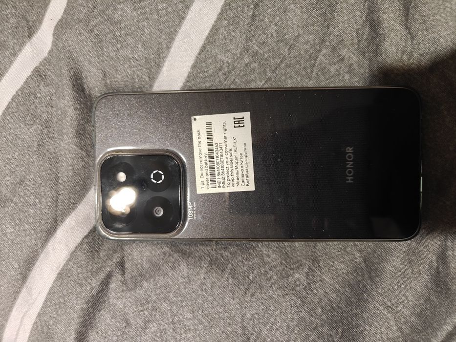 Продам телефон Honor