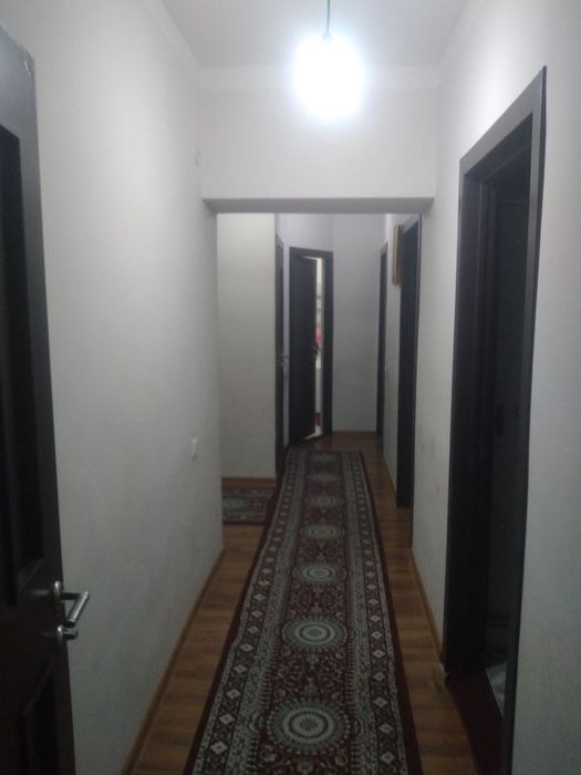 3 хоналиг уй сотилади Рошада 1 этаж