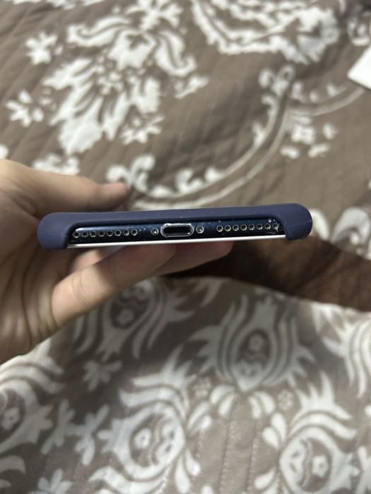 Продам IPhone 7 plus