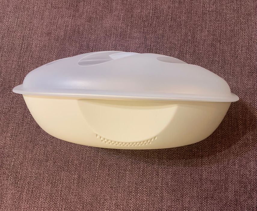 Хлебница с крышкой