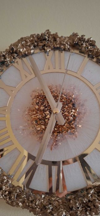 Ръчно изработен стенен часовник