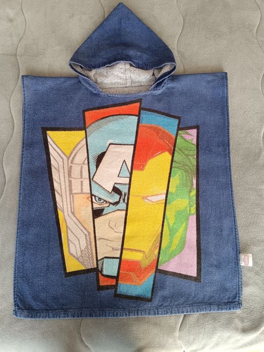 Хавлиено пончо Zara Marvel и къси панталонки за плуване 110см Next