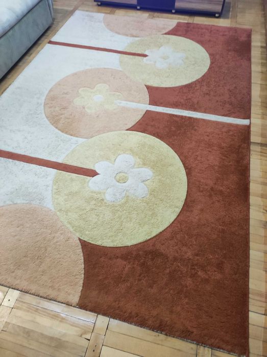 Ковер в отличном состоянии 2х3м.