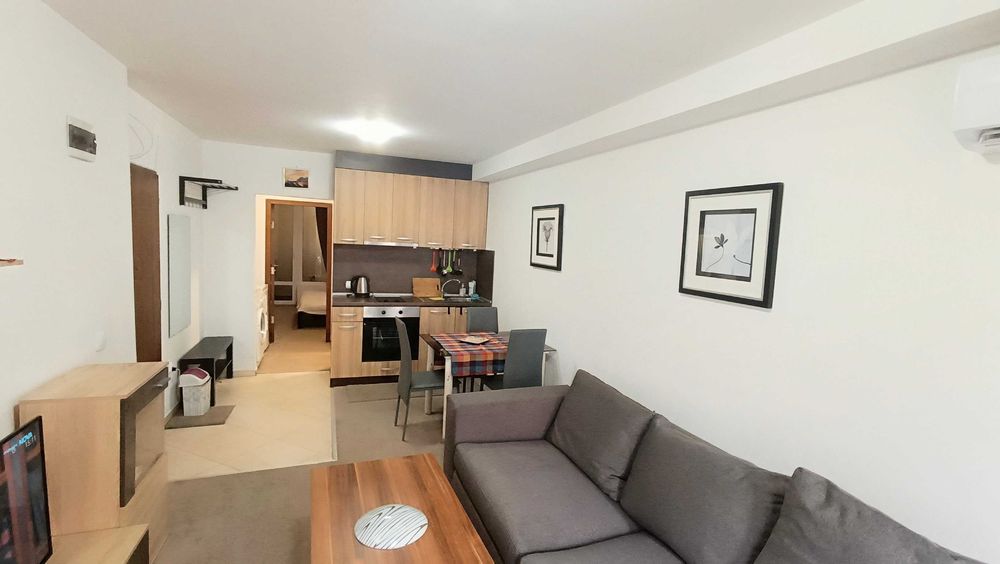 Дава се под наем Двустаен апартамент в Варна, Център - 46 кв.м за 498.27 € - Снимка #1