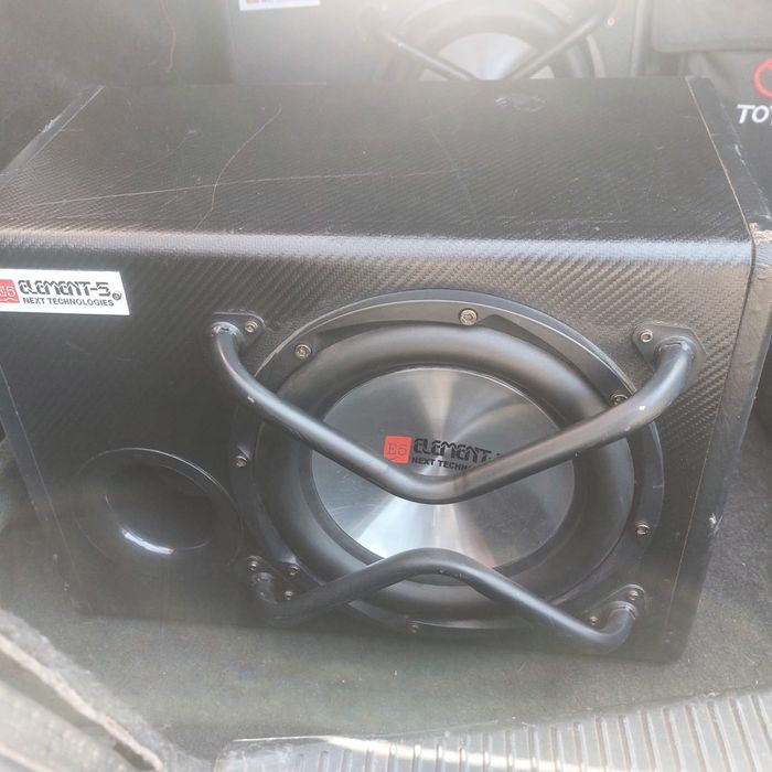 Продам сабвуфер в отличном состоянии