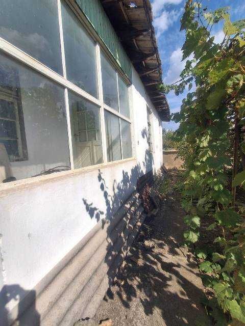 Две съседни къщи, село Светлен