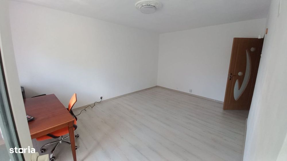 Apartament 2 camere, etaj 3, balcon în Păcurari