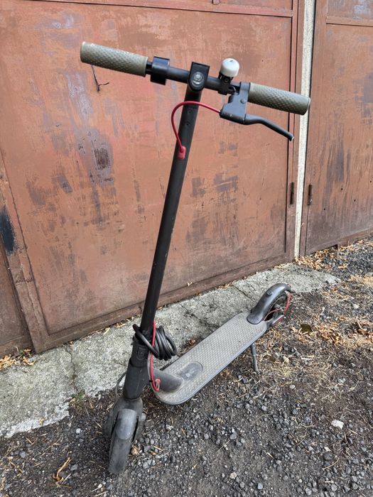 Vând trotineta electrica xiaomi Mi1