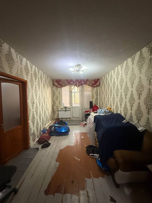 Срочно сотилади !!! 
3 хона
4-этаж  
5 этажлик панельный дом 
Галаба Ш