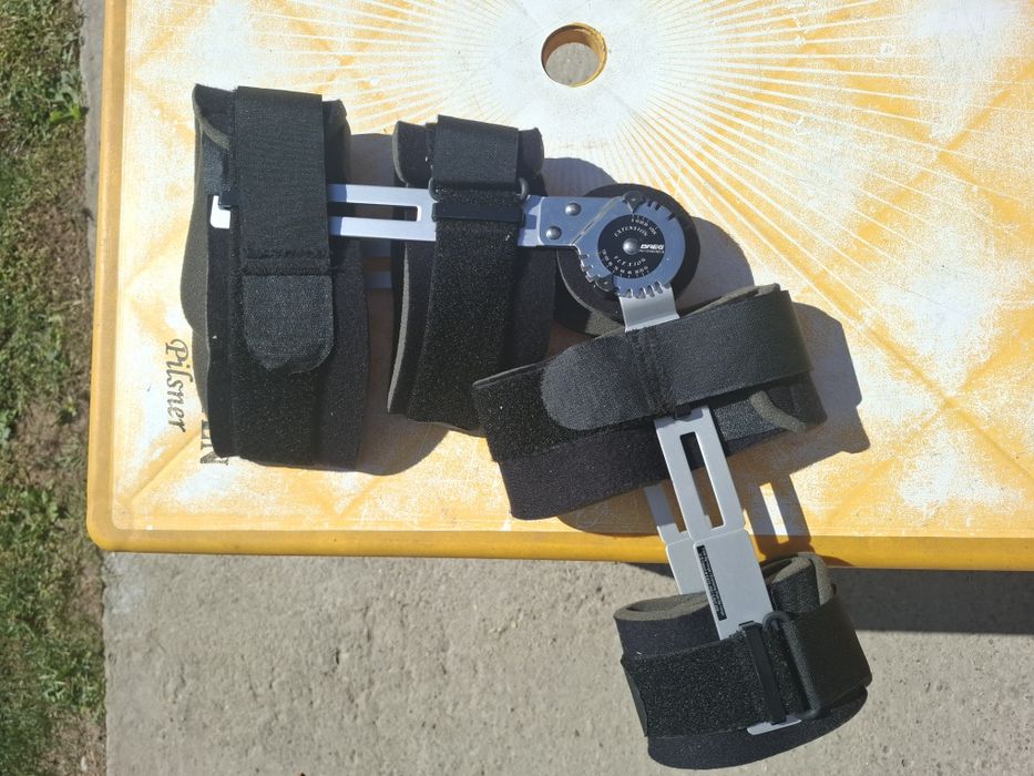 Orteza de genunchi reglabila Breg