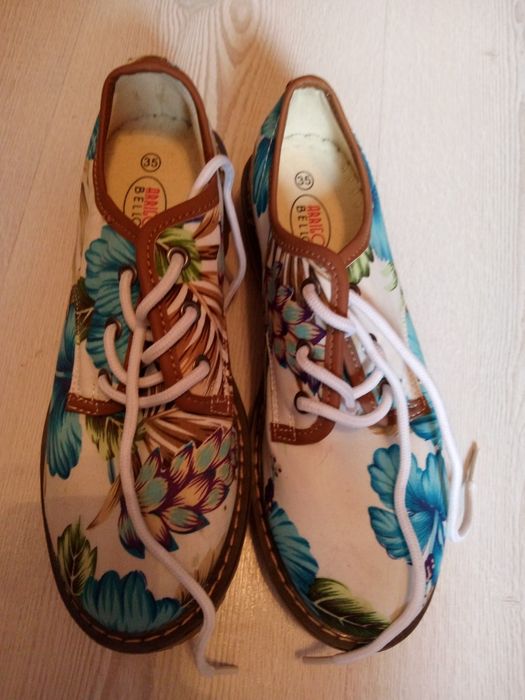 Дамски обувки чисто нови